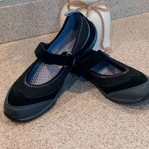 Landsend Mary Jane's size 9